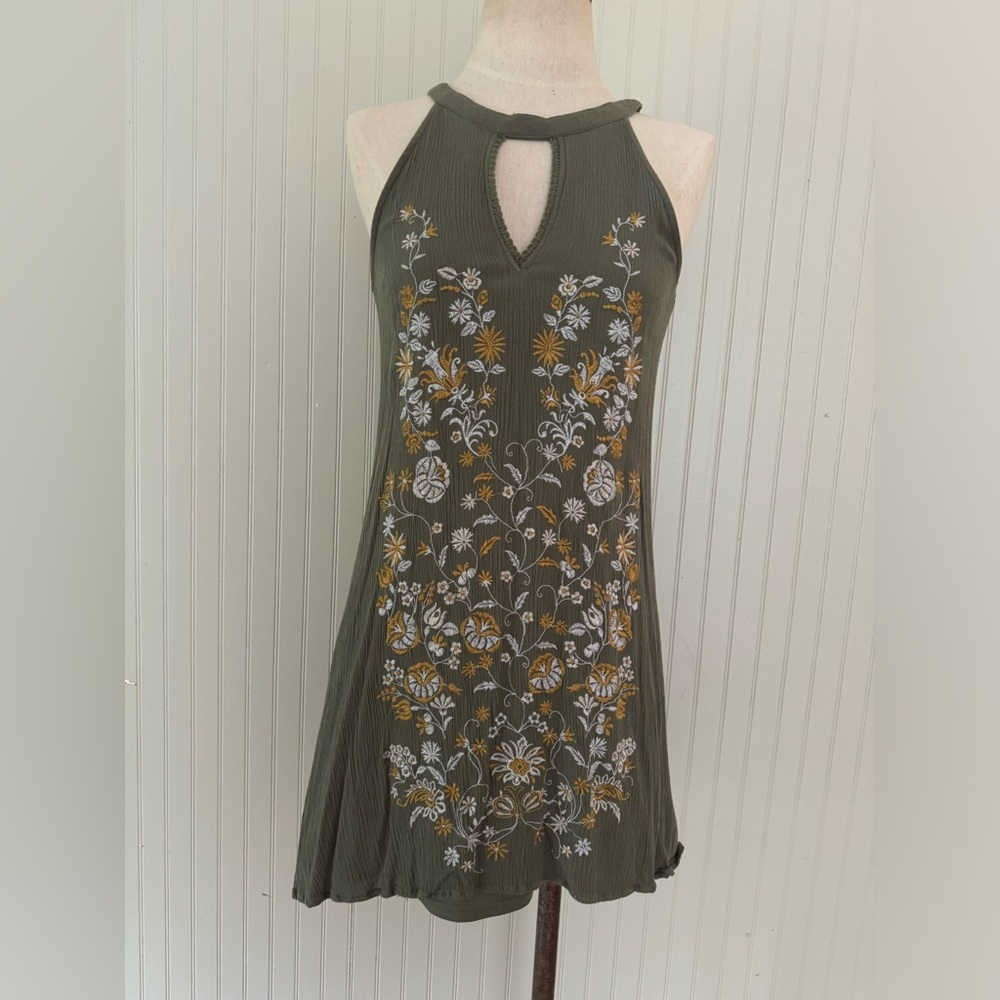Francesca’s Collections Green Floral Embroidered Mini Dress